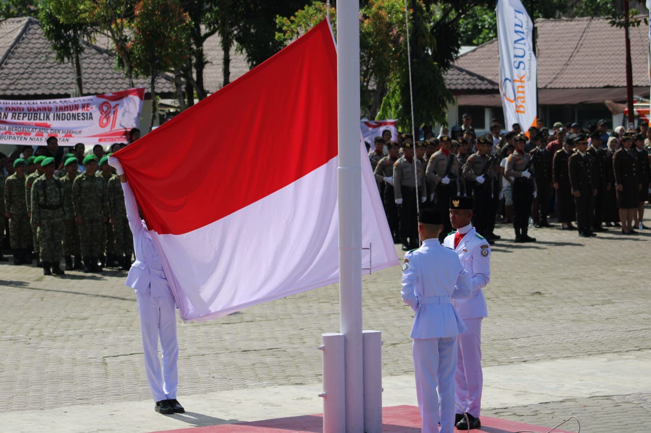 Lanal Nias Pukau Tamu Undangan di Upacara HUT Ke-81 RI, Komandan Lanal Bersama Forkopimda Nias Selatan Joget Bersama Tarian Kreasi