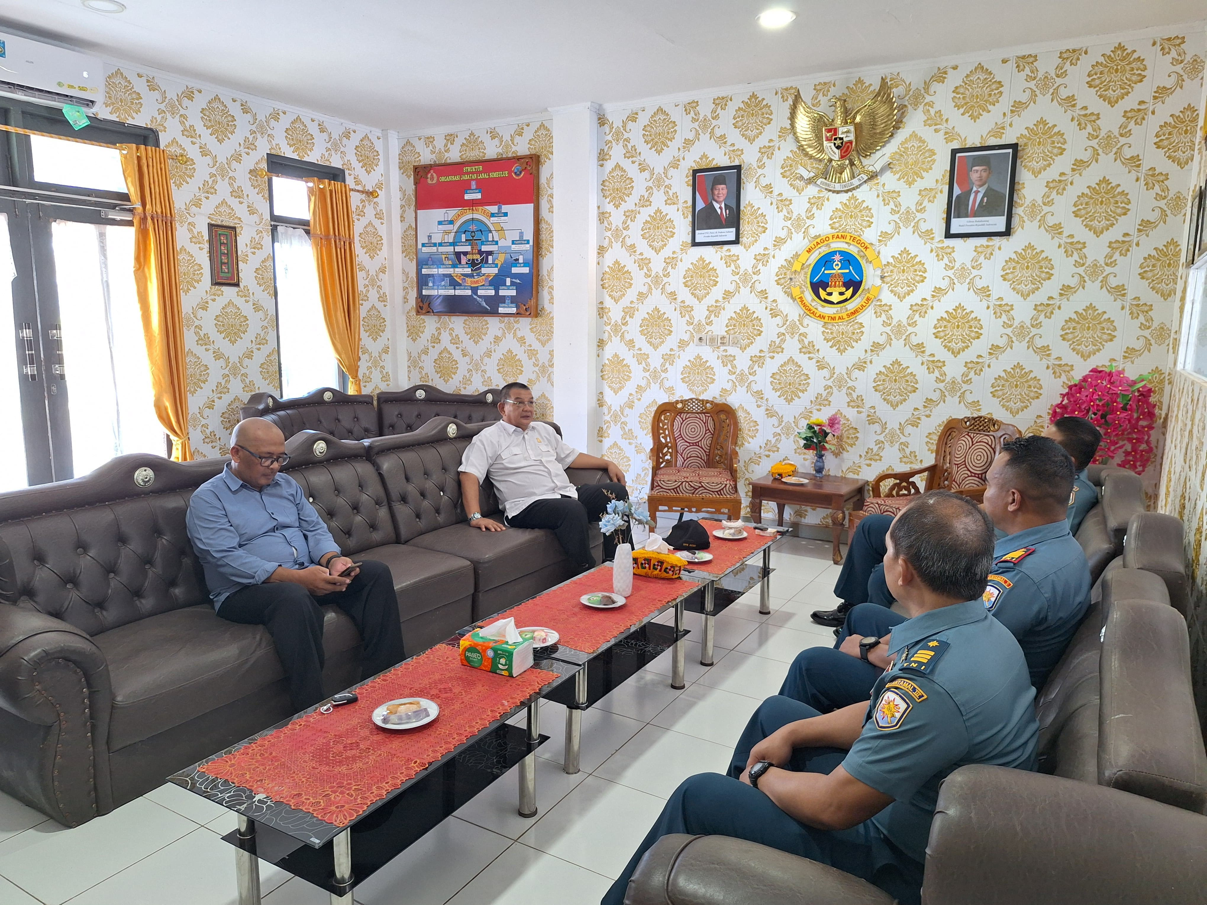 Danlanal Simeulue Sambut Dengan Hangat Kunjungan Kerja Komisi I DPR Aceh Ir. Iskandar di Mako Lanal Simeulue