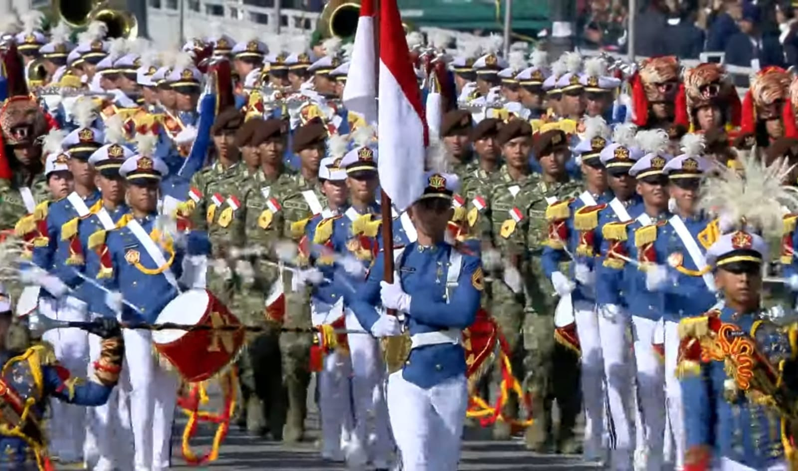 Kontingen Patriot Indonesia Pukau Warga India