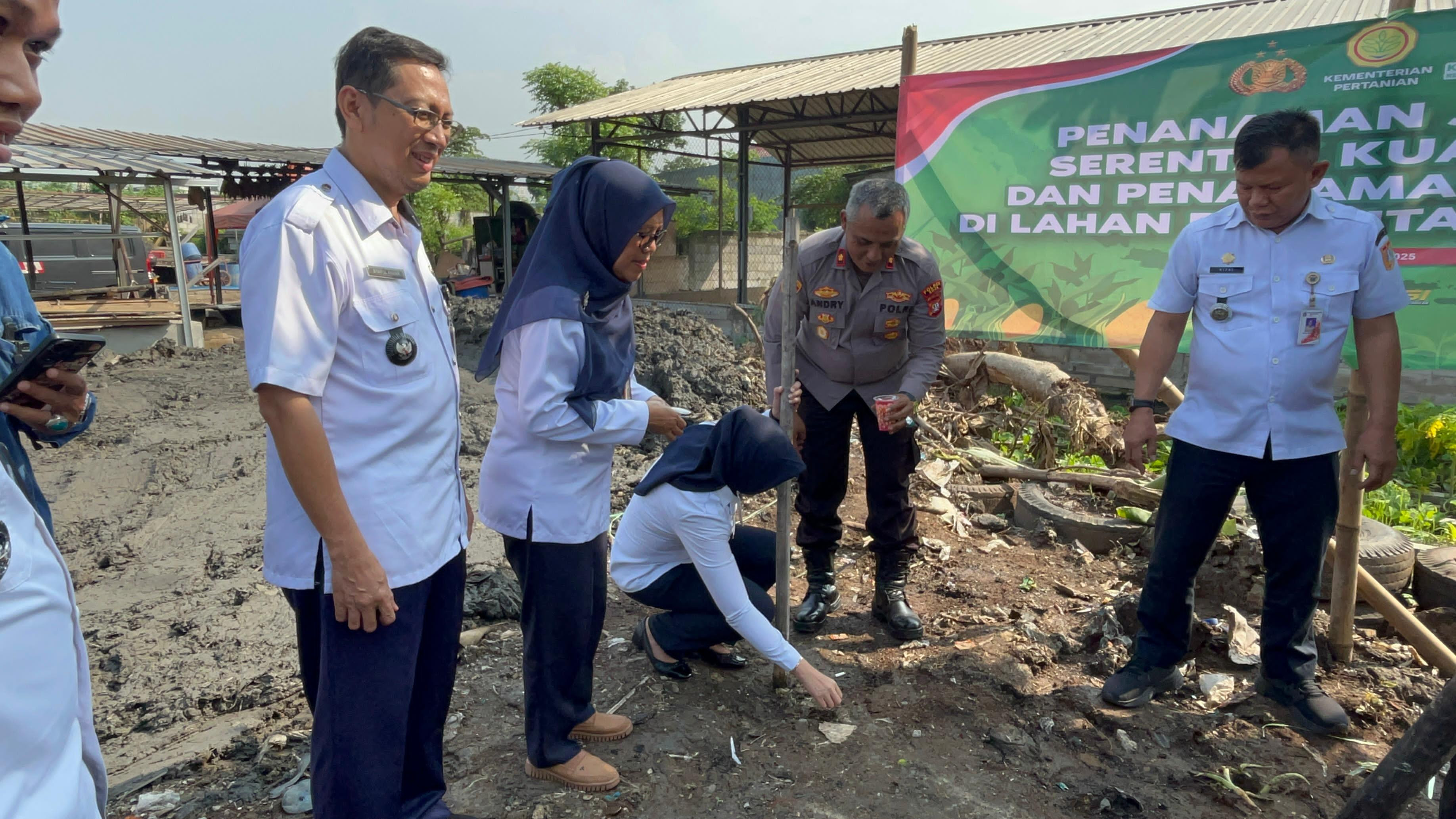 Polsek Koja Tanam Jagung Serentak Dukung Swasembada Pangan Nasional 2025