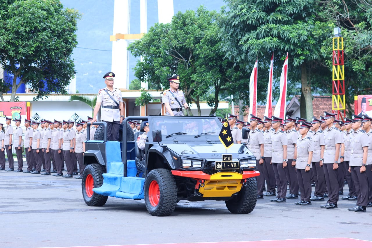 Kapolda Metro Jaya Tutup Pendidikan Pembentukan Bintara Polri di SPN Polda Metro Jaya