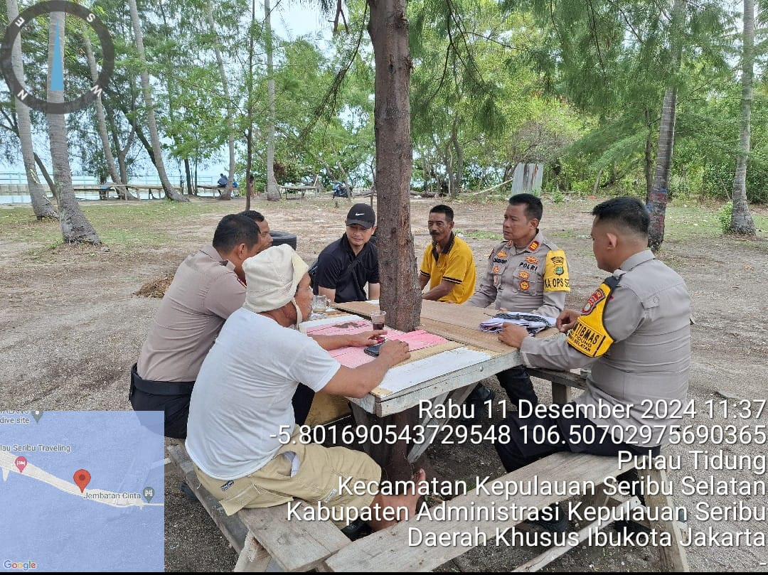 Kapolsek Kepulauan Seribu Selatan dan Bhabinkamtibmas Pulau Tidung Laksanakan Giat Cooling System Pasca Pilkada 2024