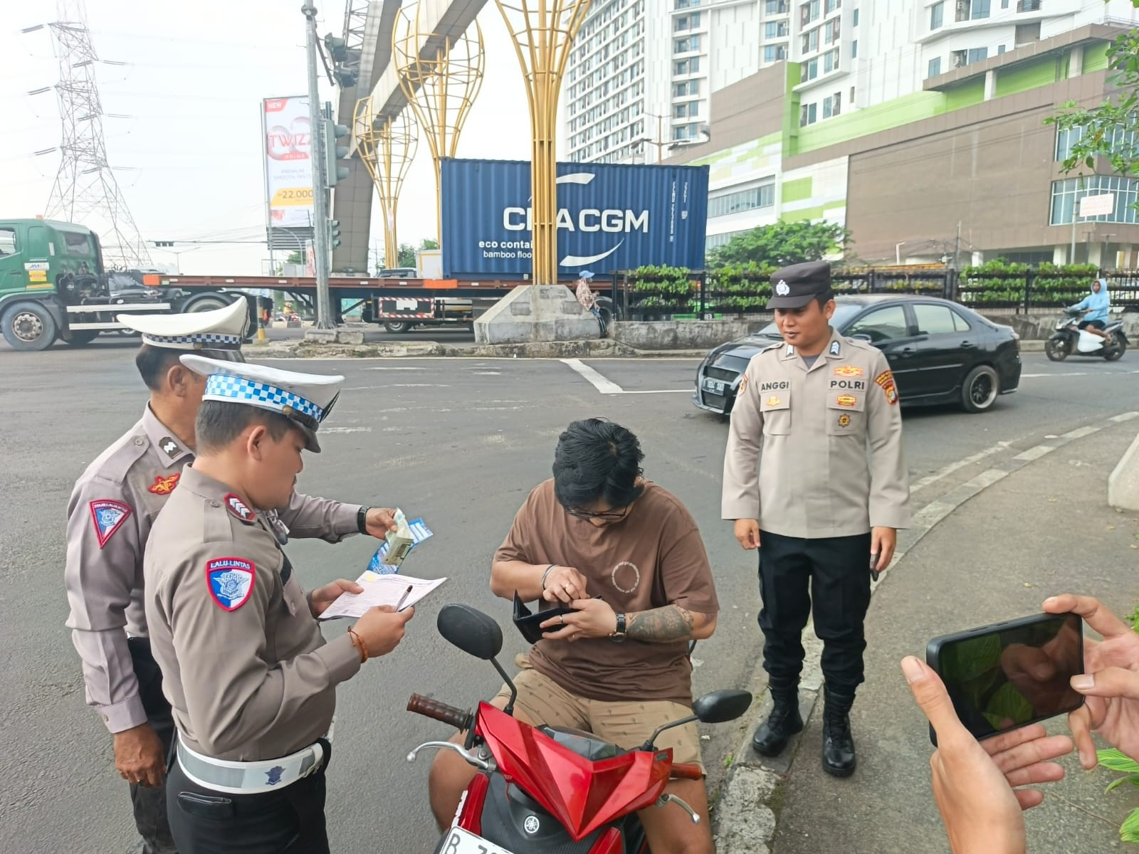 POLSEK RAWA LUMBU GELAR OPERASI PATUH JAYA 2025, TERTIB LALU LINTAS DIIMBAU SECARA HUMANIS