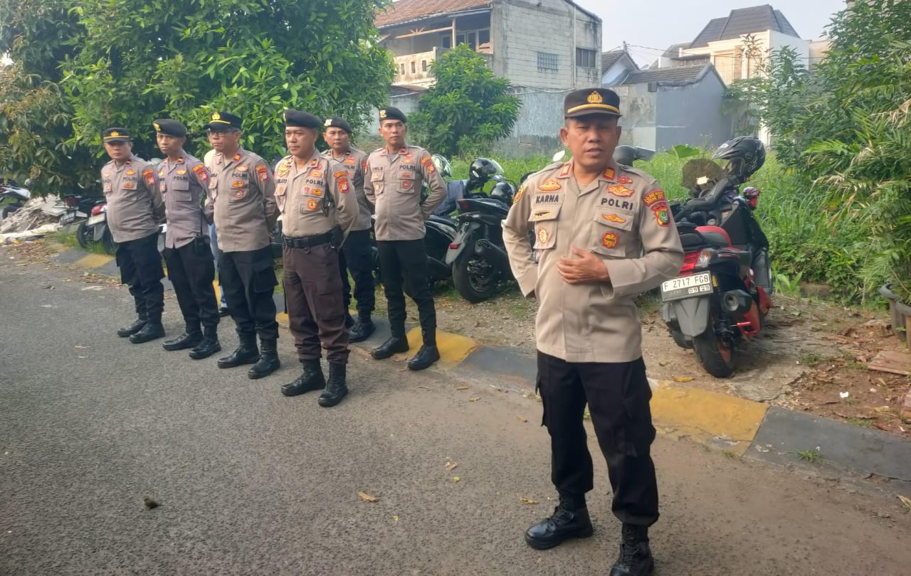 Pengamanan Aksi Damai Warga Perum Dukuh Zamrud Kelurahan Cimuning