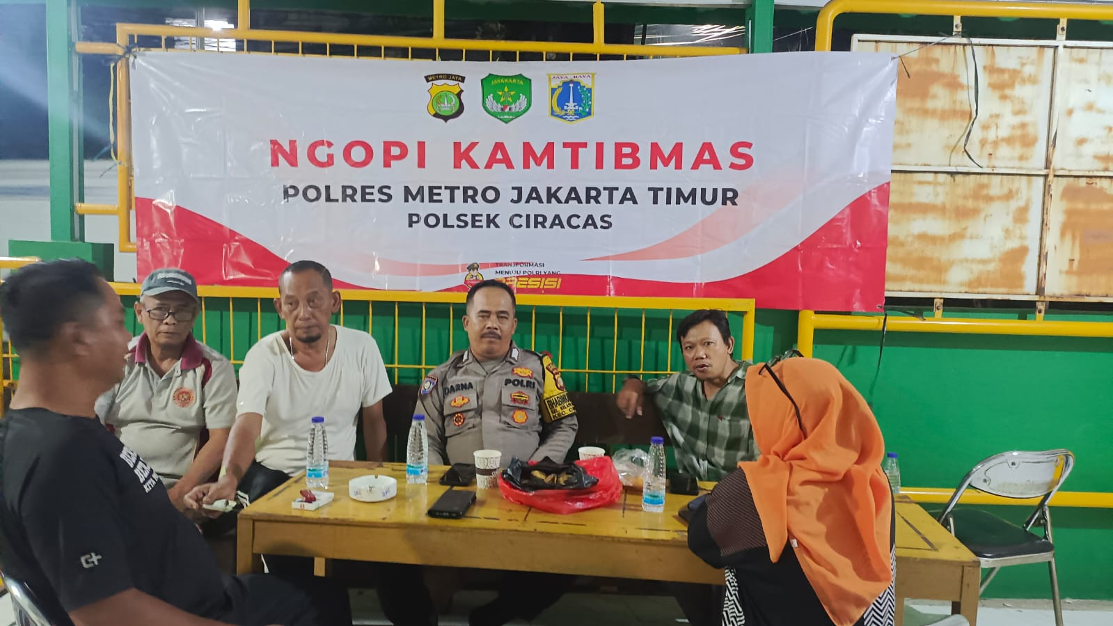 Warga Sambut Positif Kegiatan Ngopi Kamtibmas di Kelurahan Kelapa Dua Wetan