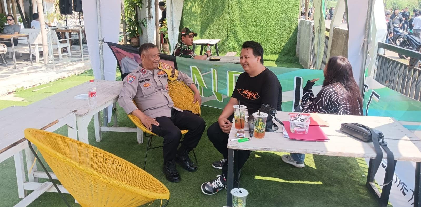 PENGAMANAN LOMBA DRAG RACE DI SIRKUIT REKA VIDA WILAYAH KELURAHAN PADURENAN