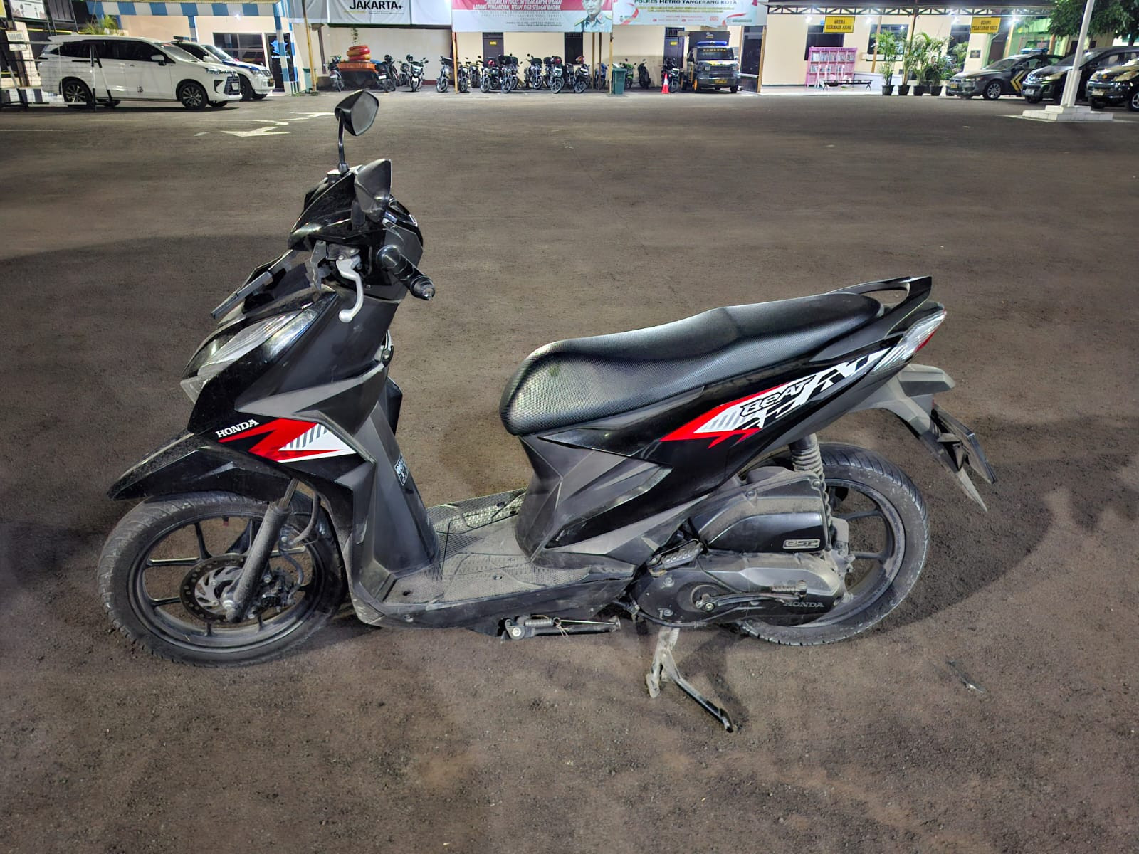 Serang Polisi Pakai Golok  dan Bawa Motor Hasil Curian, Pelaku Curanmor Tak Berkutik Diringkus Polisi