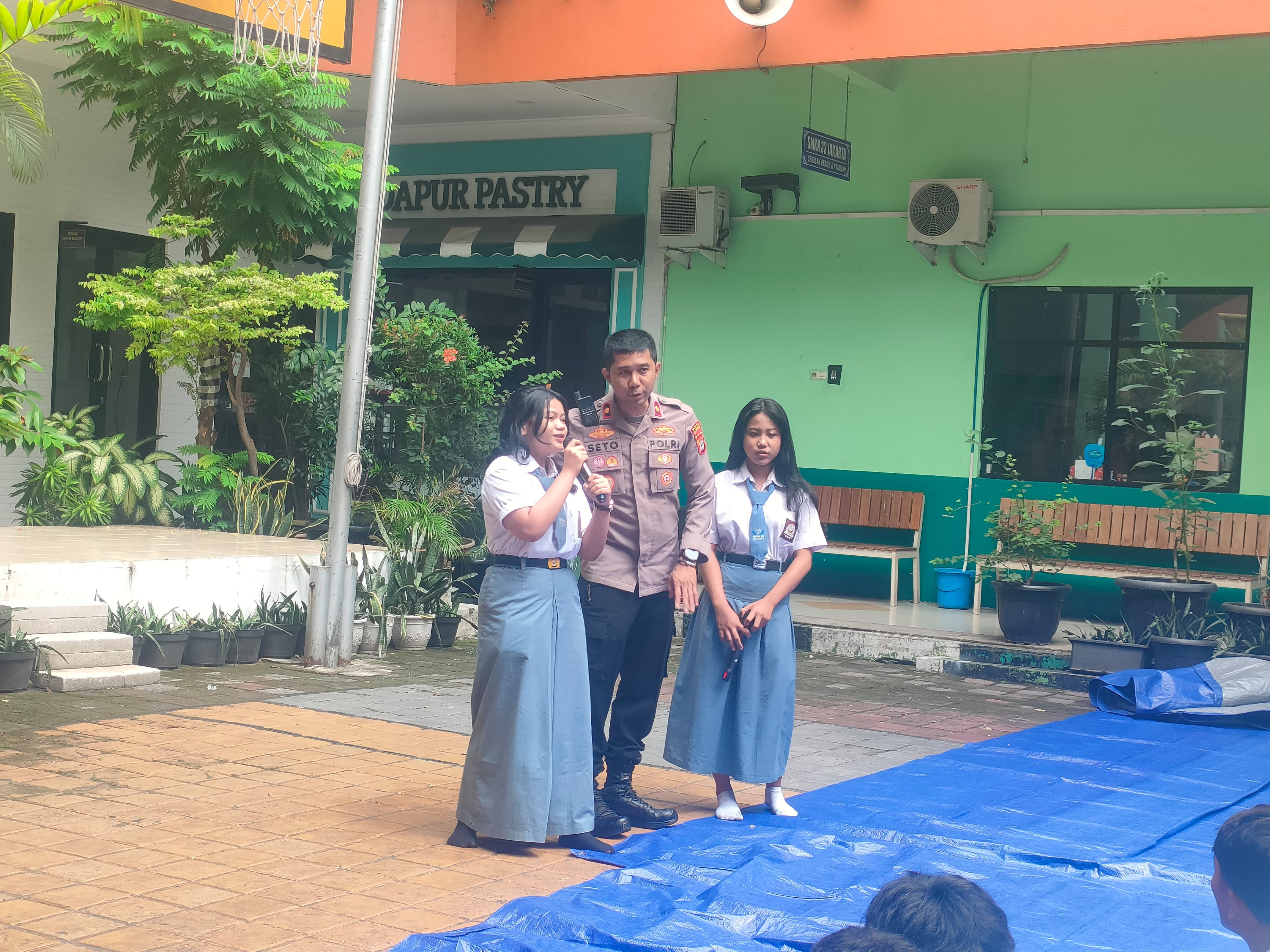 Kapolsek Kelapa Gading Sambangi SMKN 33: Ingatkan Bahaya Kenakalan Remaja dan Maraknya Penyalahgunaan HP