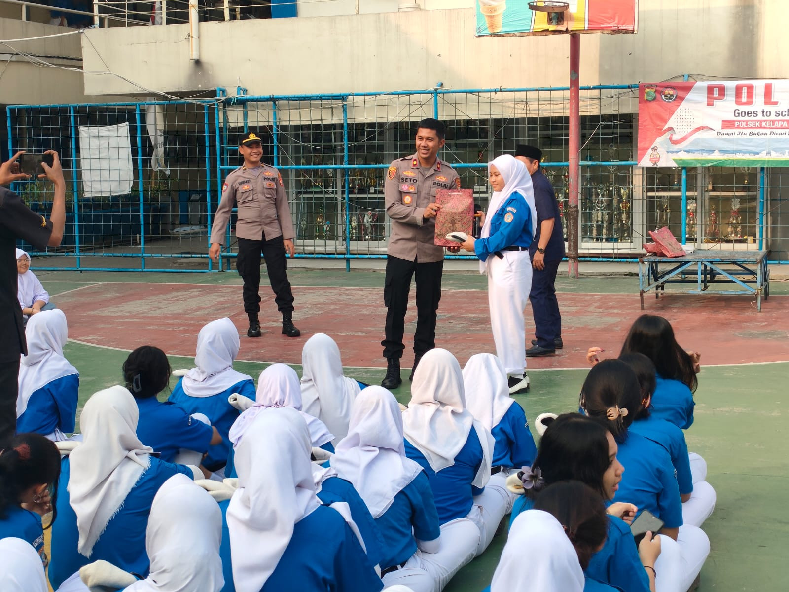 Polsek Kelapa Gading Edukasi Siswa SMK Hang Tuah 2 soal Bahaya Media Sosial, Tawuran, dan Judi Online