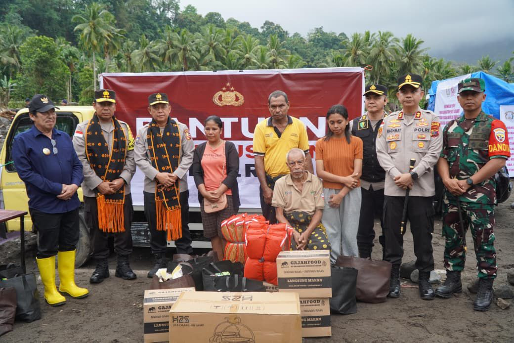 Kapolda NTT Kerahkan Personel Tambahan dan Anjing Pelacak untuk Bantu Pencarian Korban Bencana di Mauponggo