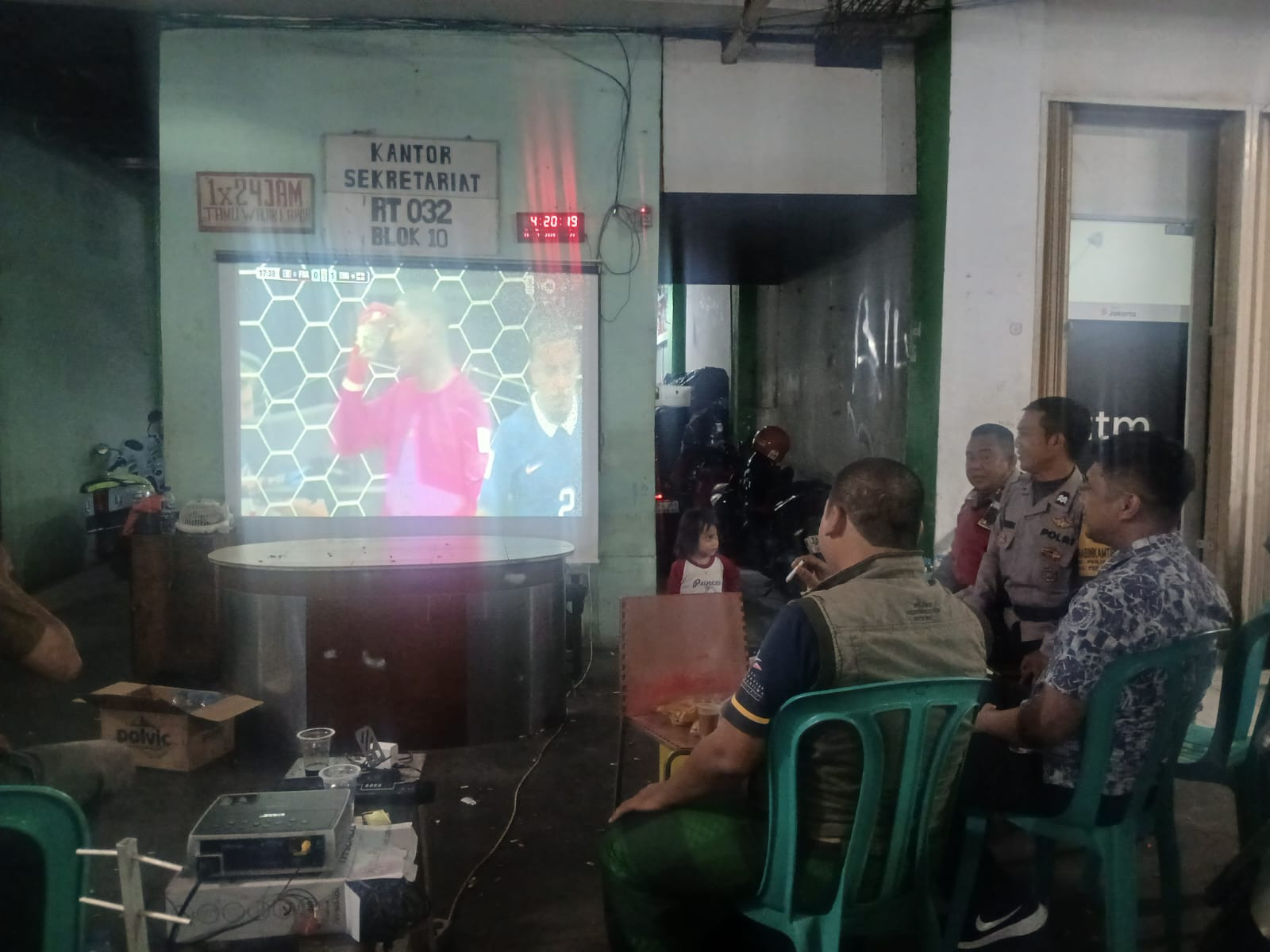 Polsek Metro Penjaringan Gelar Nobar Piala Dunia 2026 Bersama Warga, Perkuat Sabuk Kamtibmas
