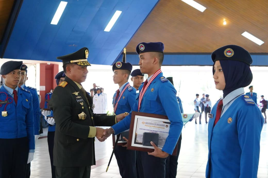 Panglima TNI Kukuhkan Alumni SMA Taruna Nusantara Angkatan 33: Jaga Nama Baik Almamater ke Mana pun Melangkah