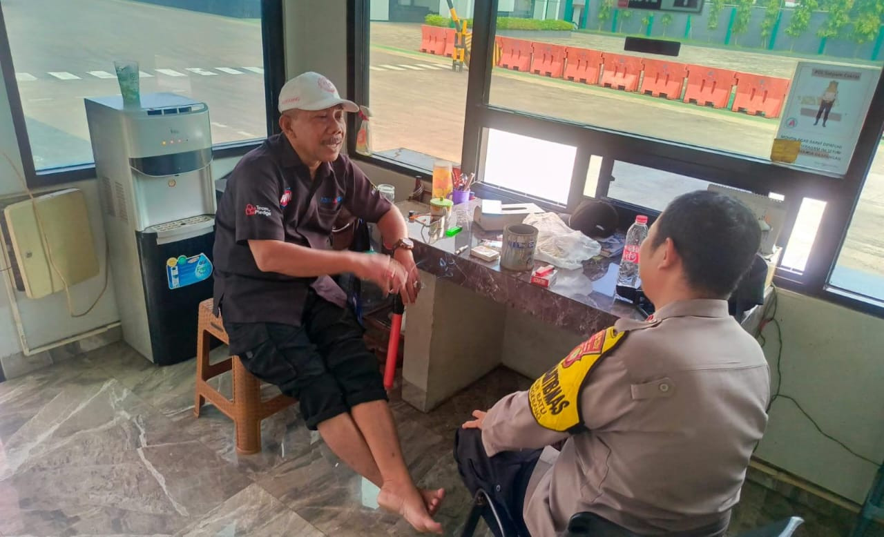 Cegah Curanmor, Bhabinkamtibmas Sumurbatu Gencarkan Sambang dan Berikan Imbauan Kamtibmas