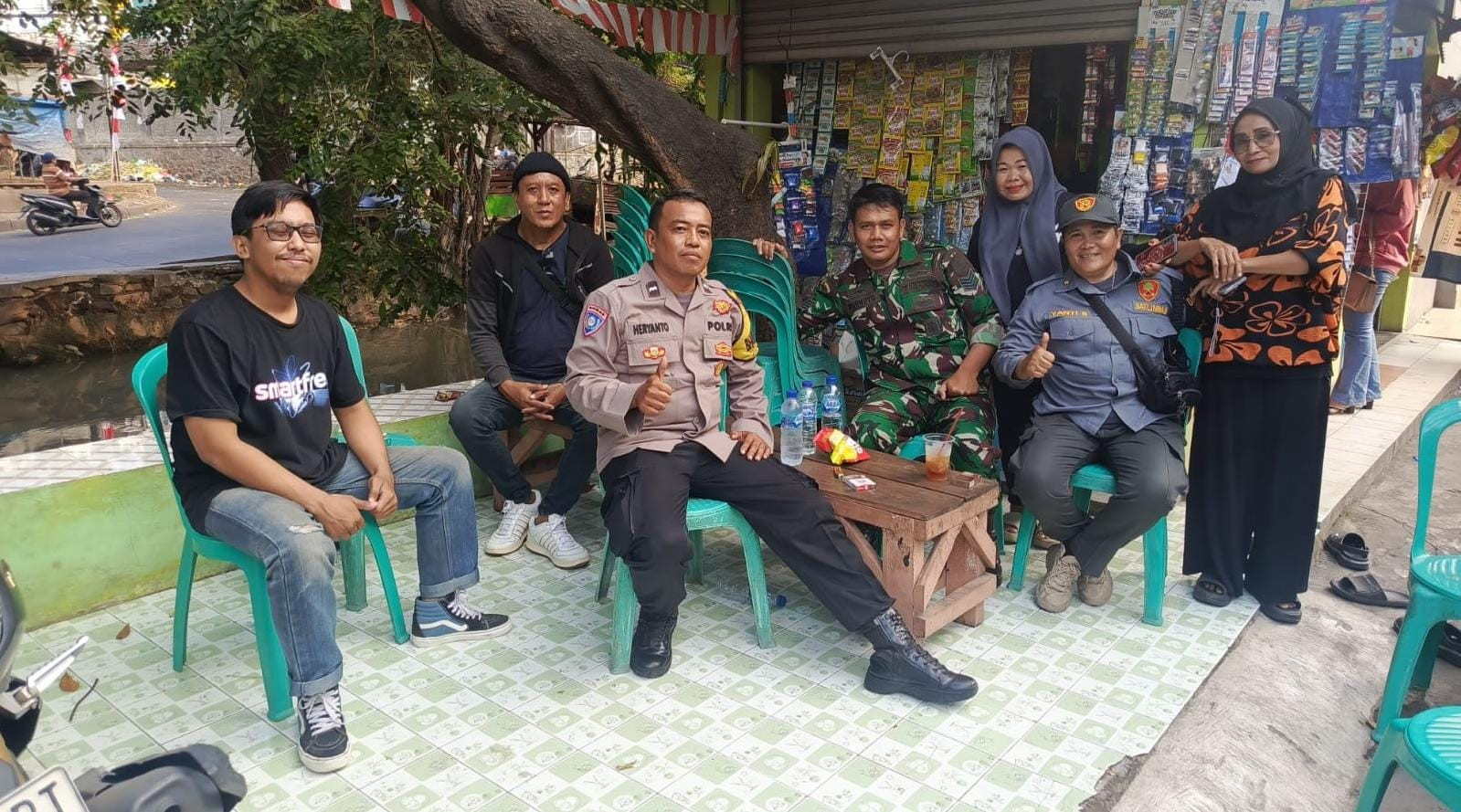 Sambang Warga di Bekasi Jaya, Sampaikan Pesan Kamtibmas