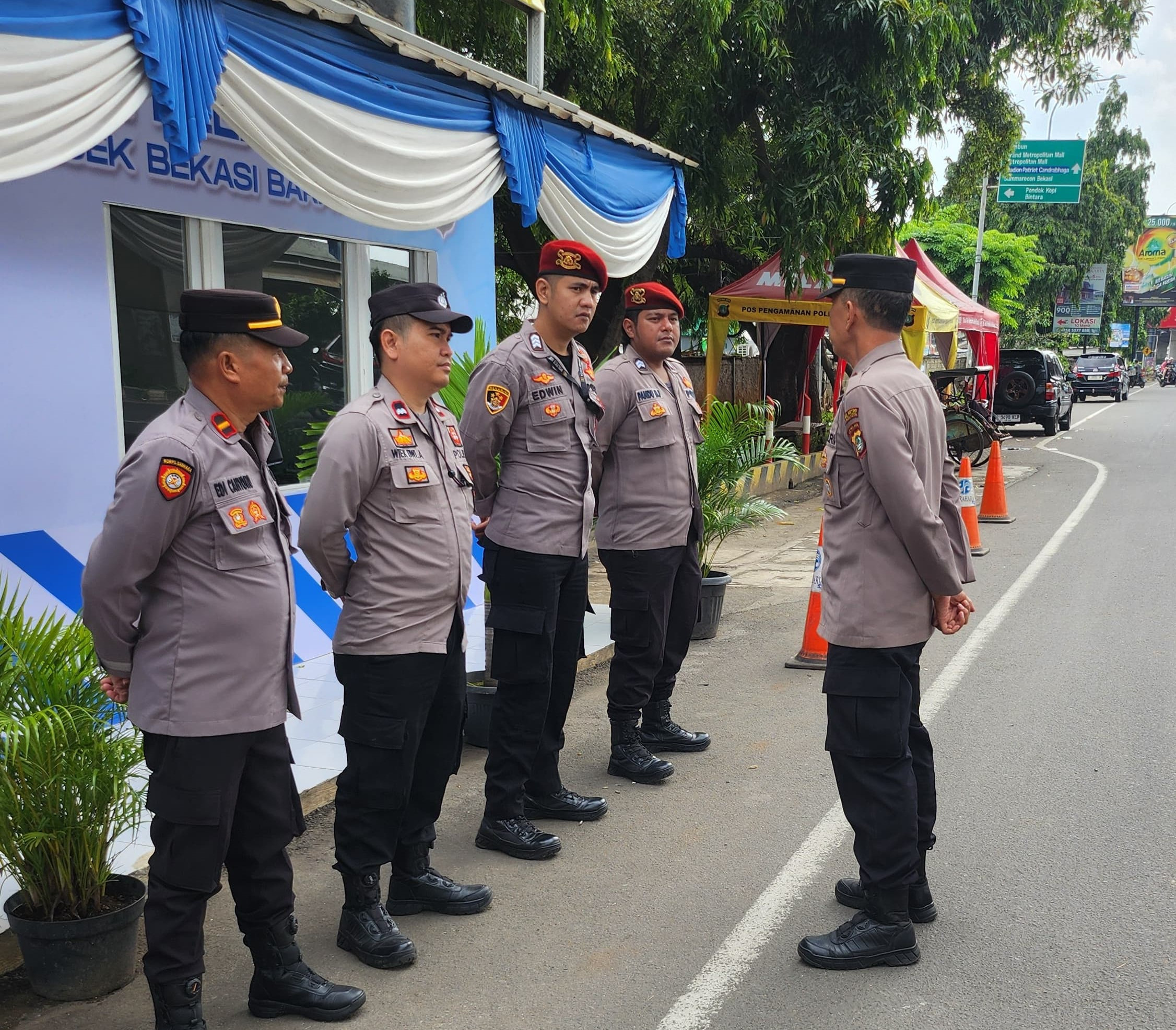Pos Pam Sumber Arta Polsek Bekasi Barat Siap Amankan Operasi Lilin Jaya 2025