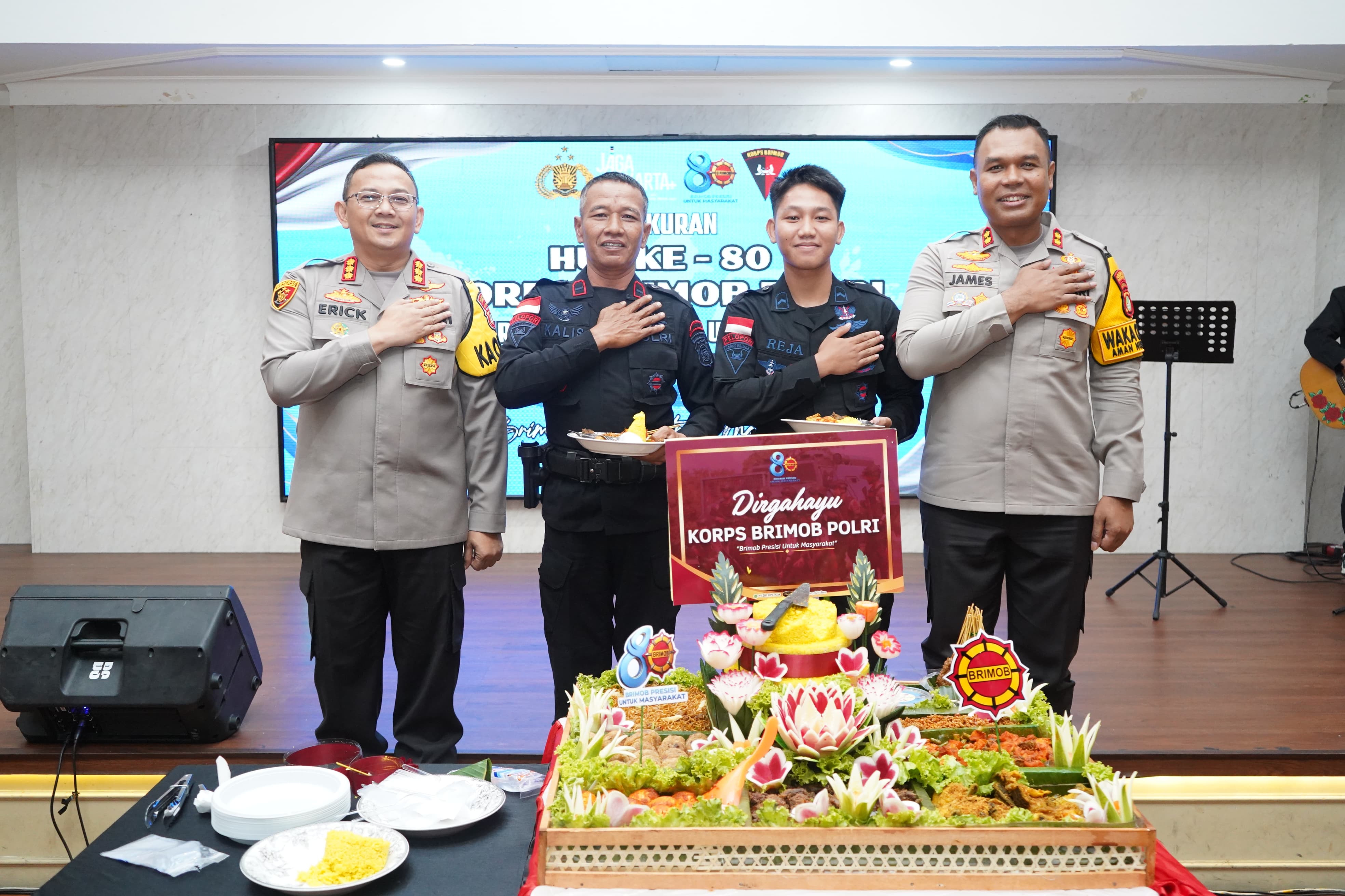 Kapolres  Metro Jakarta Utara Syukuran HUT ke-80 Korps Brimob di Aula Wira Satya
