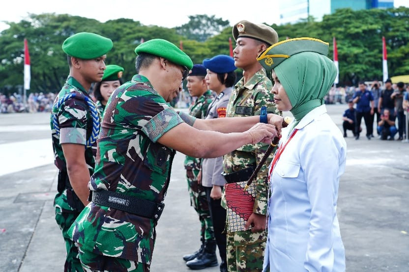 Dipimpin Pangdam XIV/Hsn, Penutupan SPPI Batch-3 Makassar Penuh Haru dan Syukur Mantan Siswa