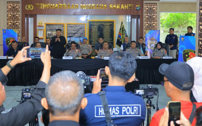 Polda Lampung Bongkar Peredaran Uang Palsu Rp980 Juta, Satu Tersangka Ditangkap di Bakauheni