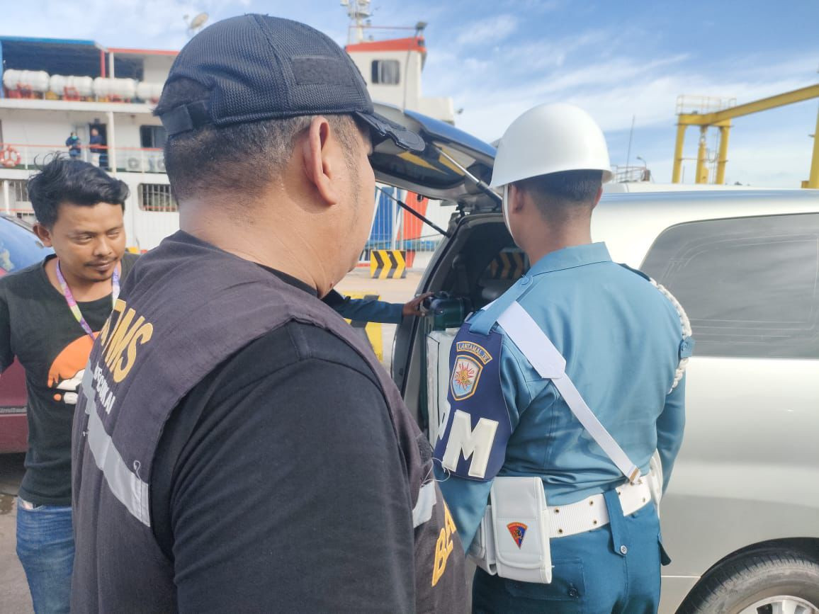 Sinergitas Bea Cukai dan TNI AL Amankan Rokok Non Cukai Tanpa Tuan di Pelabuhan Punggur Batam
