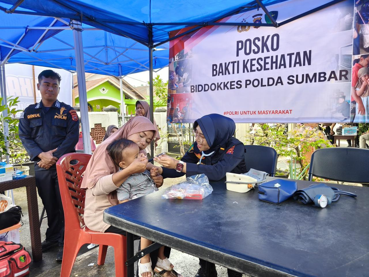 Wujud Kepedulian Polri, Pelayanan Kesehatan Gratis Bagi Korban Banjir Bandang Padang Pariaman