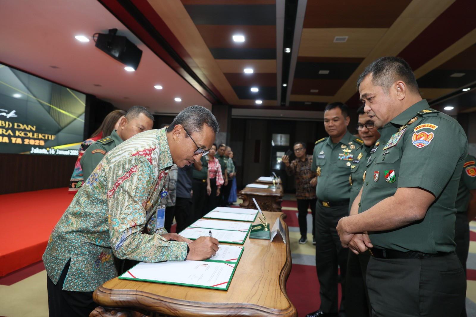 Kasad Launching Penandatanganan Kontrak Pengadaan Barang Dan Jasa  TNI AD TA 2025