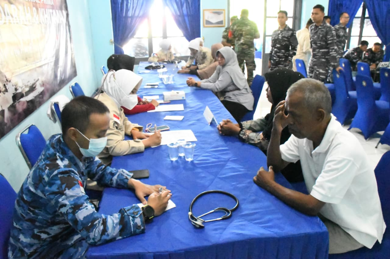 Komandan Lanal Sabang Hadiri Bakti Sosial Kesehatan Dalam Rangka HUT Ke-80 TNI