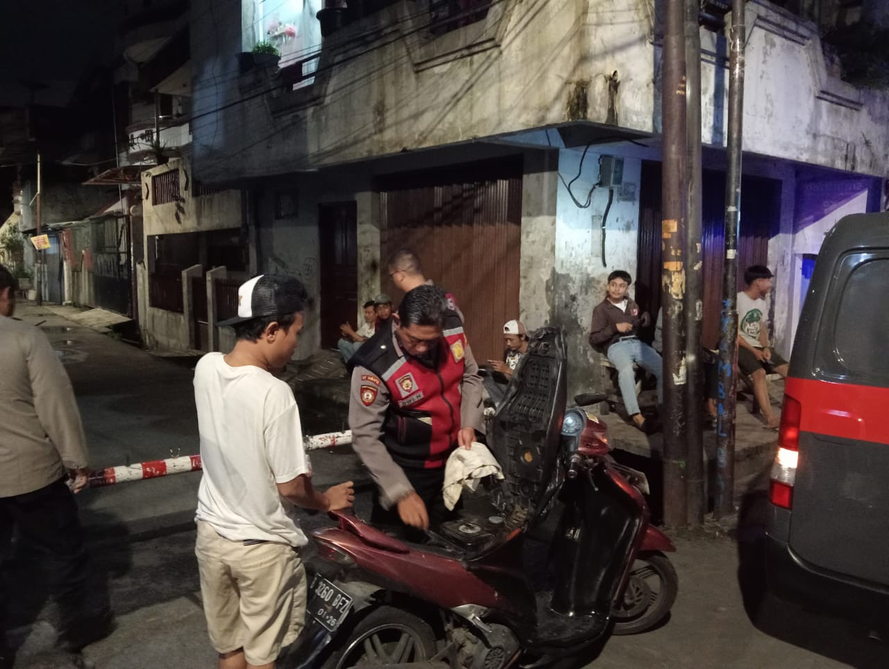 Patroli Malam Skala Besar Wujud Kepedulian pada Keamanan Warga, Polsek Pademangan Amankan Ganja dan Arak Bali