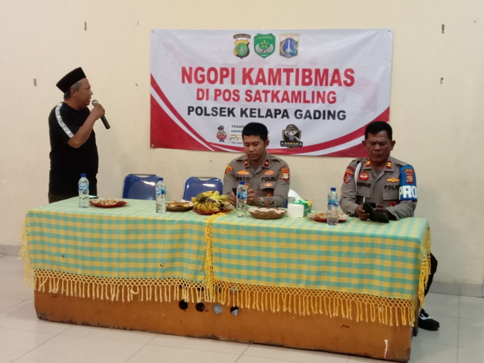 Ngopi Kamtibmas Kapolsek Kelapa Gading: Warga RW 02 Pegangsaan Dua Antusias Sambut Polisi