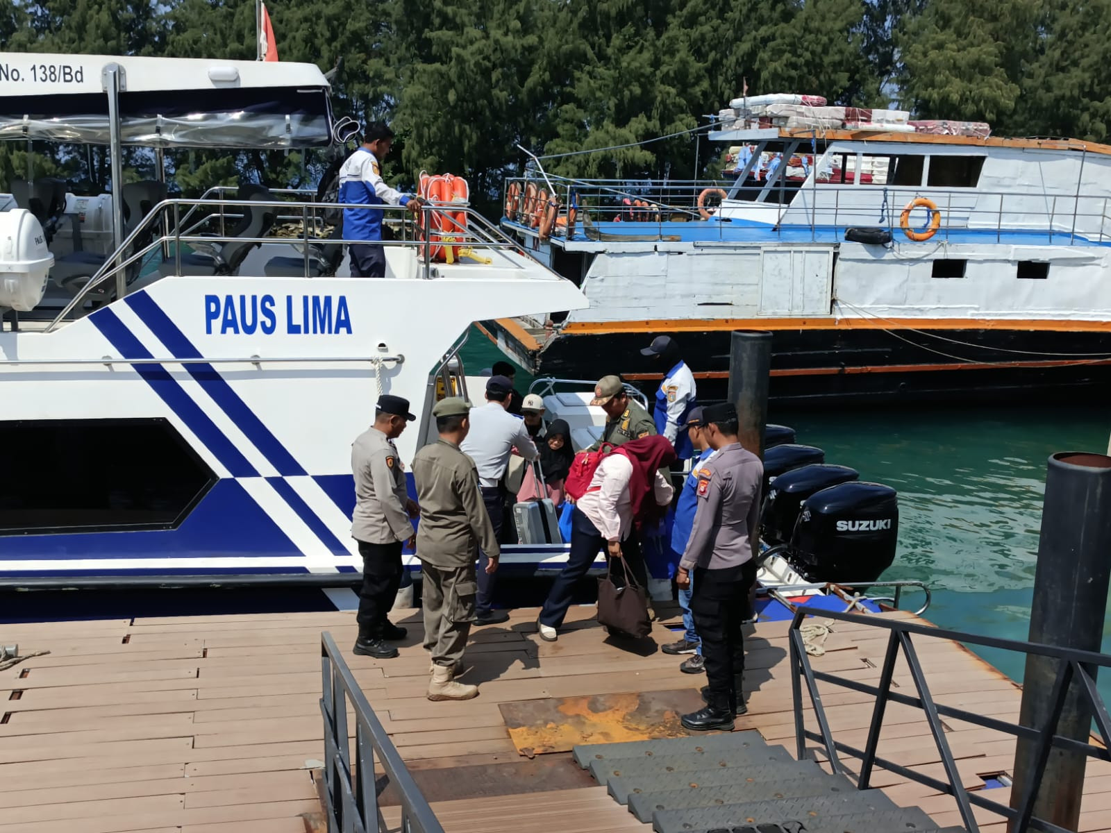 Polres Kepulauan Seribu dan Polsek Jajaran Gelar Strong Point Pengamanan Dermaga, Jaga Aktivitas Wisatawan dan Keberangkatan Kapal