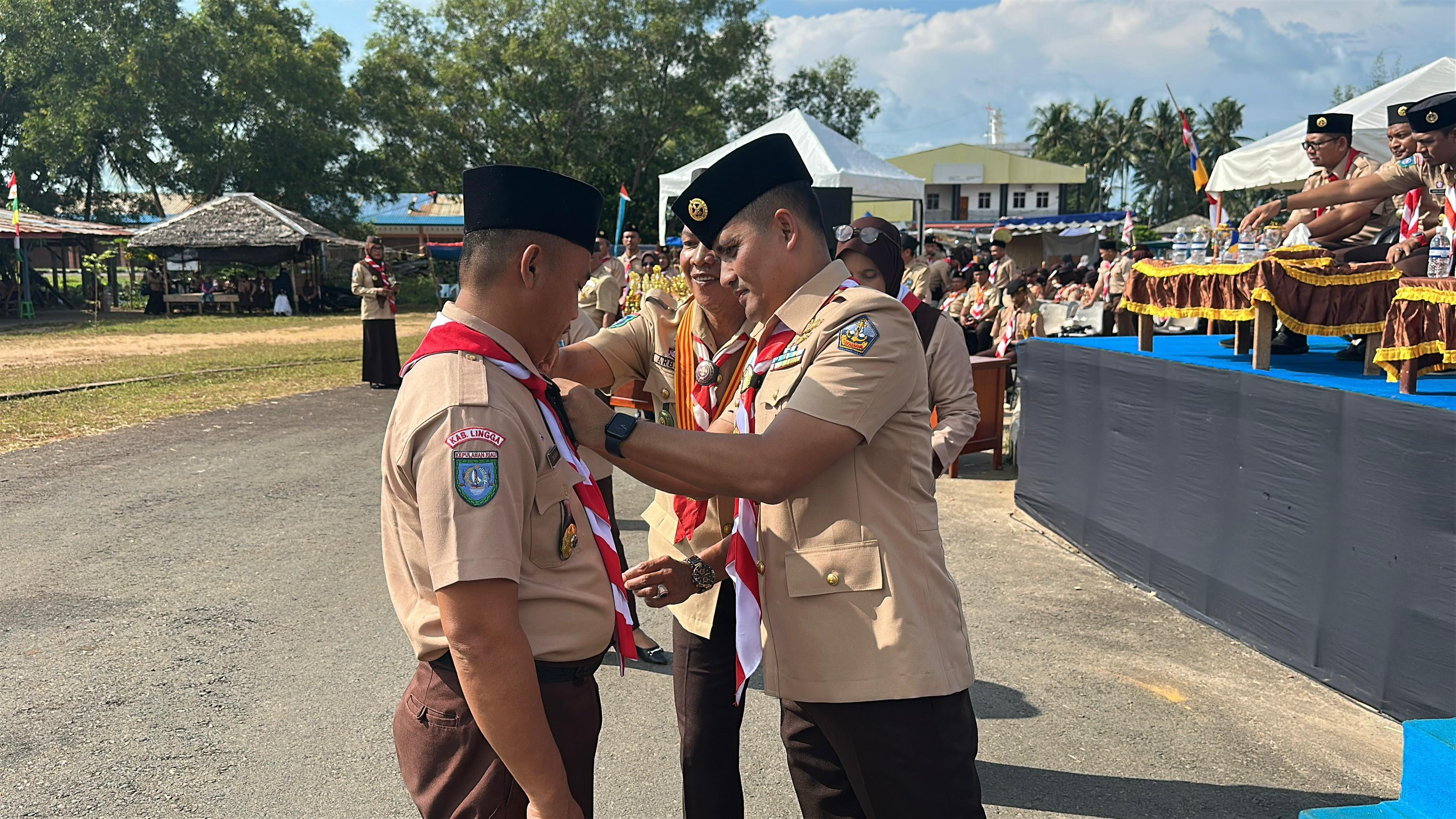 Danlanal Dabo Singkep Pimpin Upacara Hari Pramuka Ke-64 di Lapangan Implasemen Dabo
