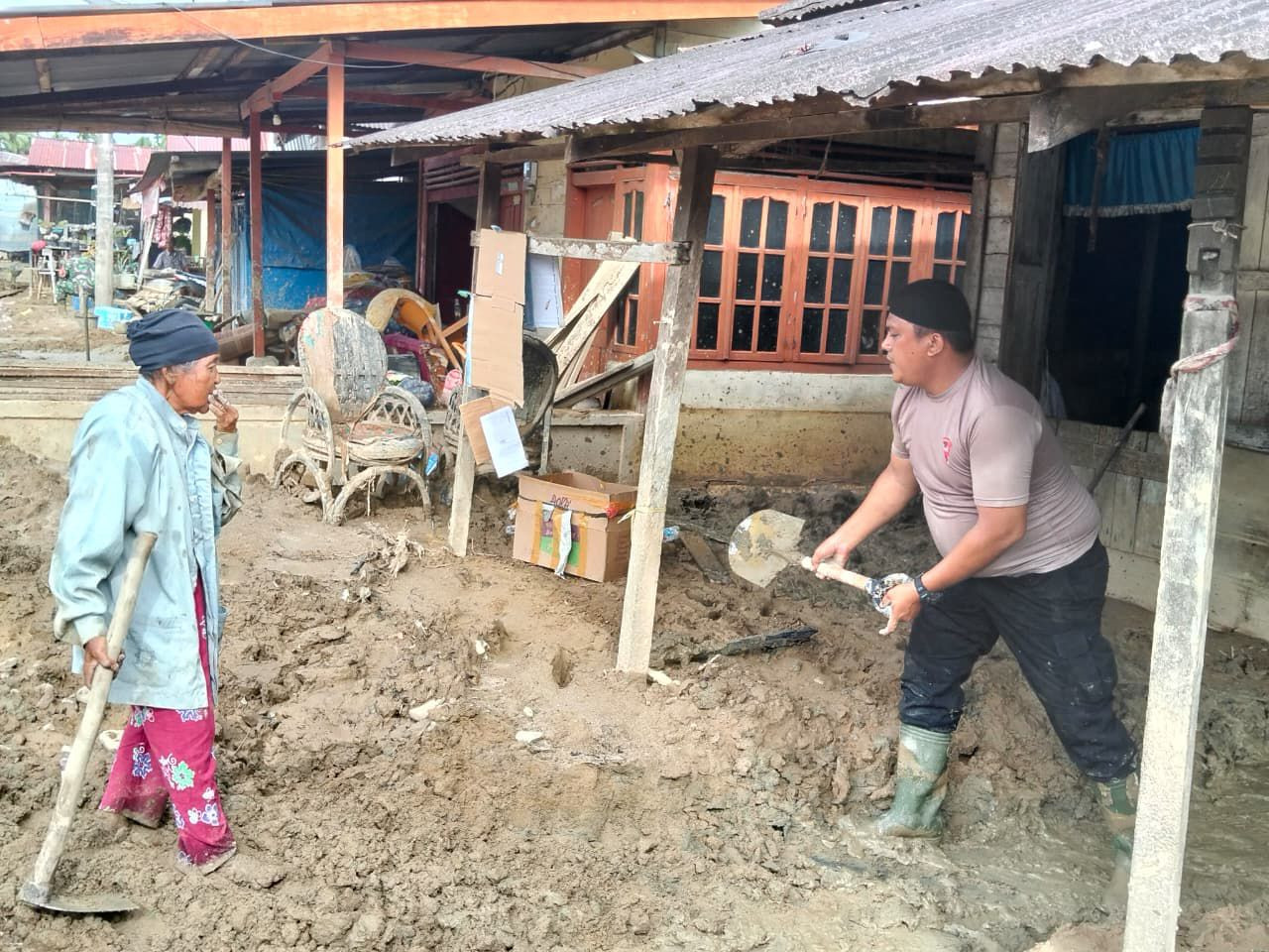 Polda Sumut Percepat Pemulihan Batang Toru: Bersihkan Masjid, Rumah Warga, Dan Buka Akses Sumur Bor