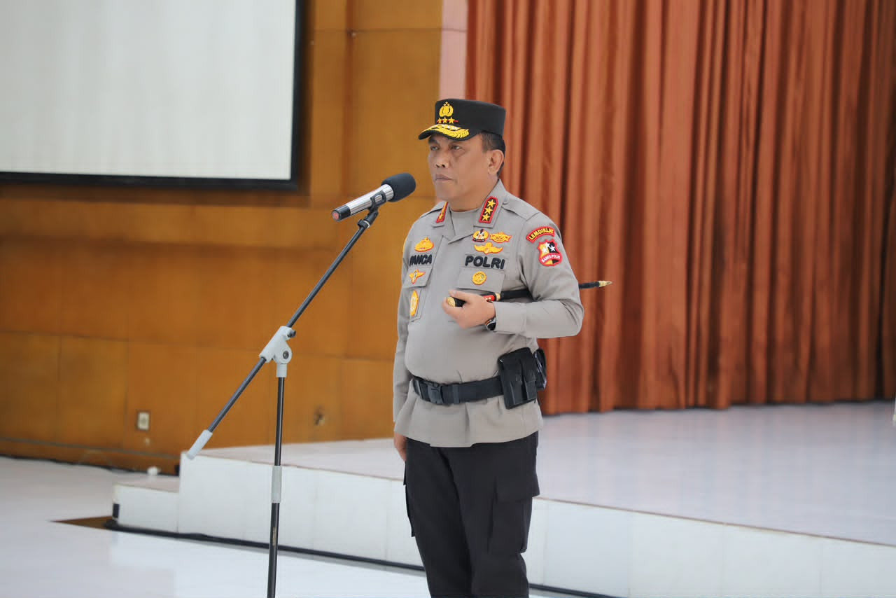 Pasukan Pelopor BKO Polda NTT Bergerak Tangani Dampak Gempa, Layani dan Bantu Warga di Lokasi Pengungsian