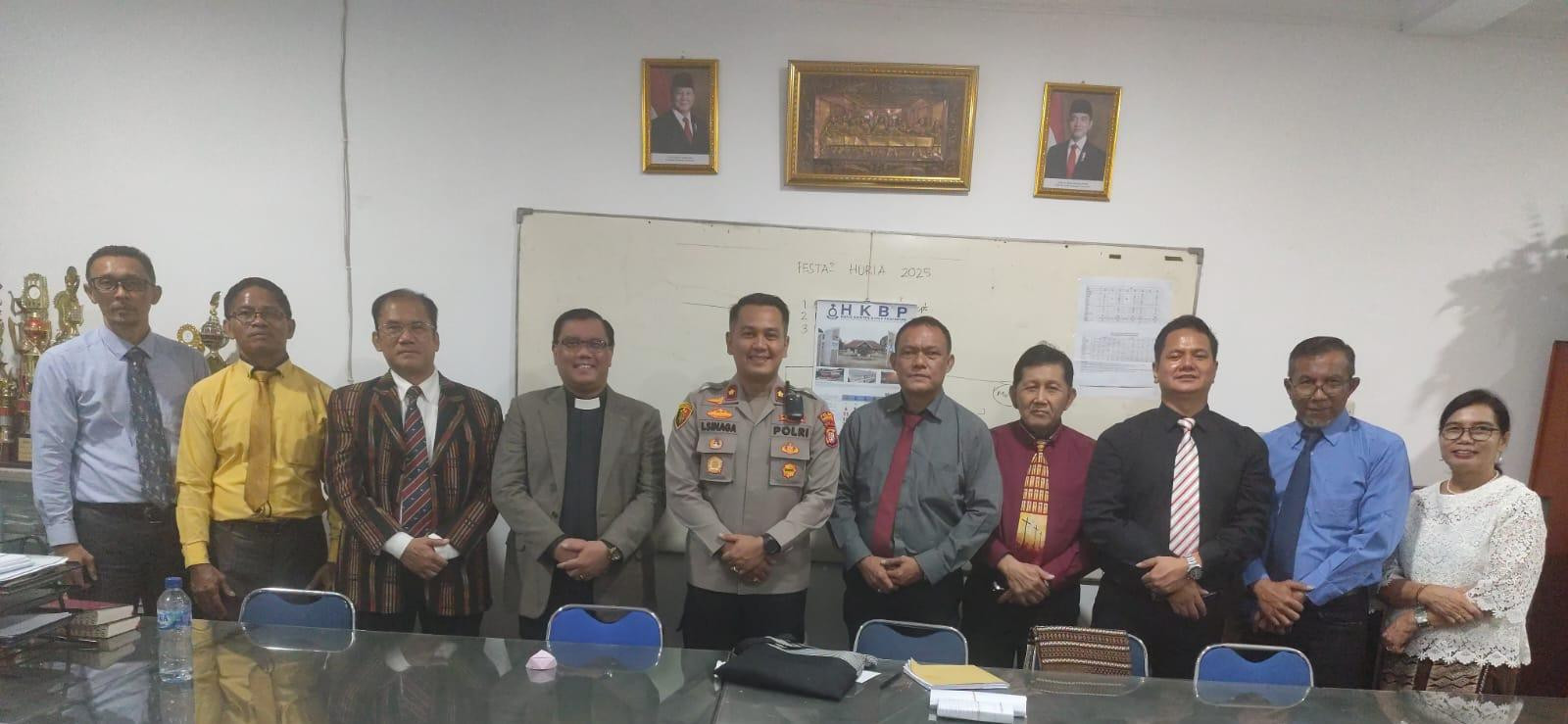Kapolsek Pademangan Tinjau Kesiapan Ibadah Kenaikan Yesus Kristus 2025 di Gereja HKBP Rajawali