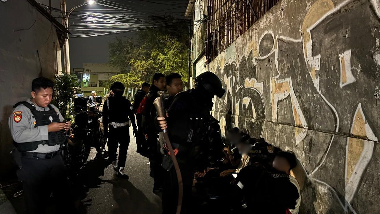 Brimob Polda Metro Jaya Gagalkan Tawuran, Delapan Pemuda Diamankan di Ciracas