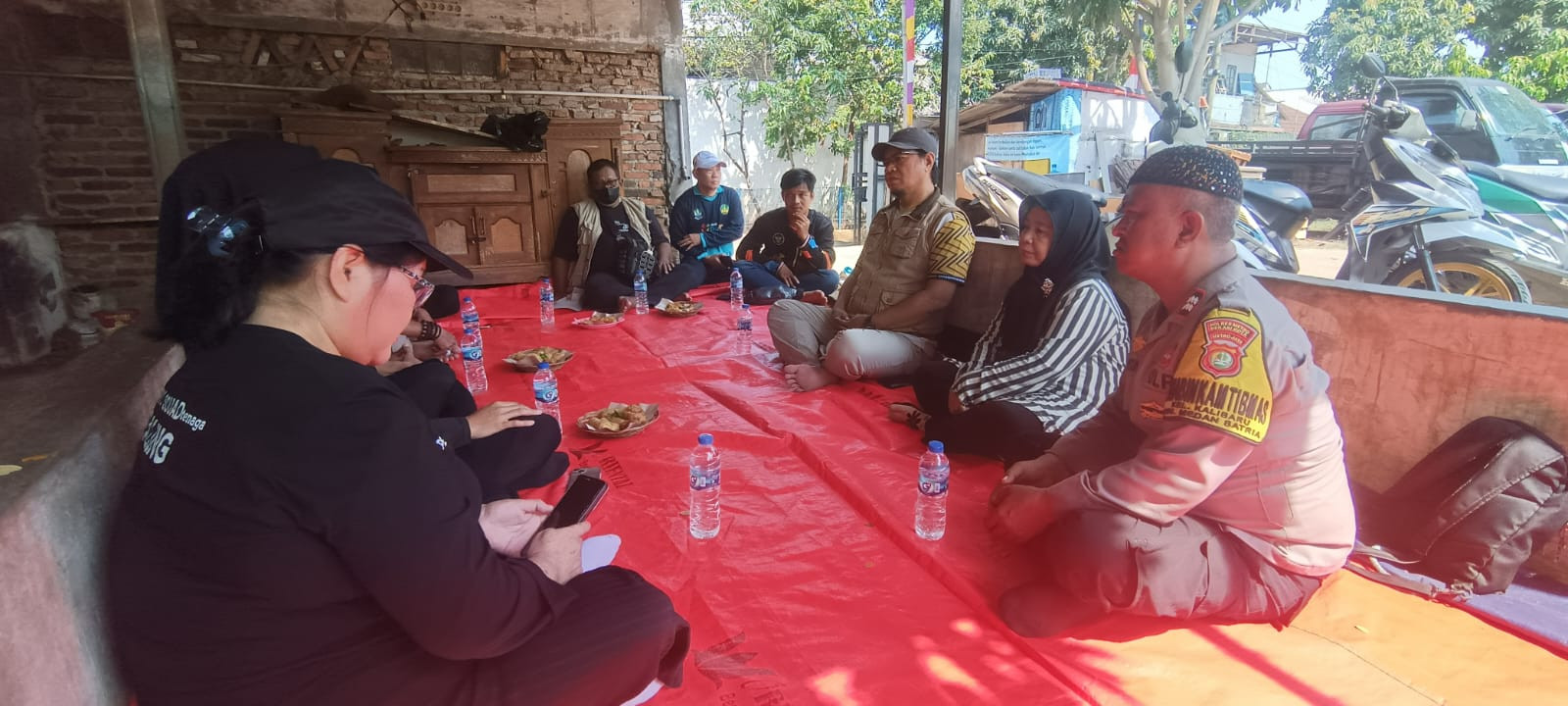 Sinergi Tiga Pilar di Kalibaru: Duduk Bareng Kamtibmas Wujudkan Lingkungan Aman dan Nyaman