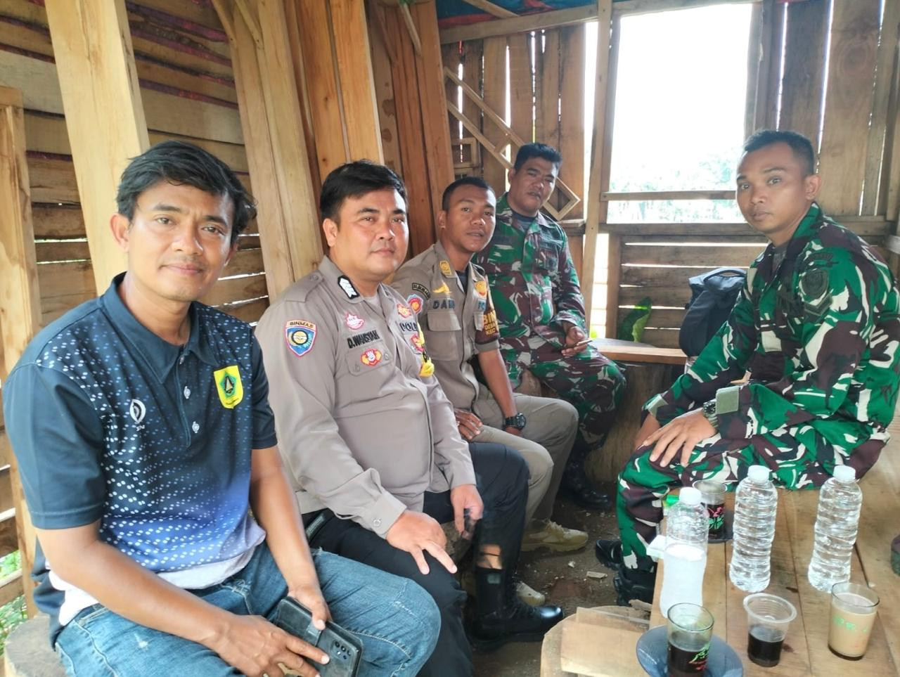 Bhabinkamtibmas Parung dan Babinsa Bersinergi Edukasi Warga Soal Bahaya Tawuran dan Narkoba