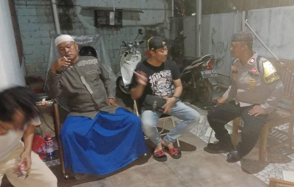 Patroli Malam Binmas Polsek Medan Satria, Ajak Warga Tingkatkan  Kewaspadaan Kamtibmas