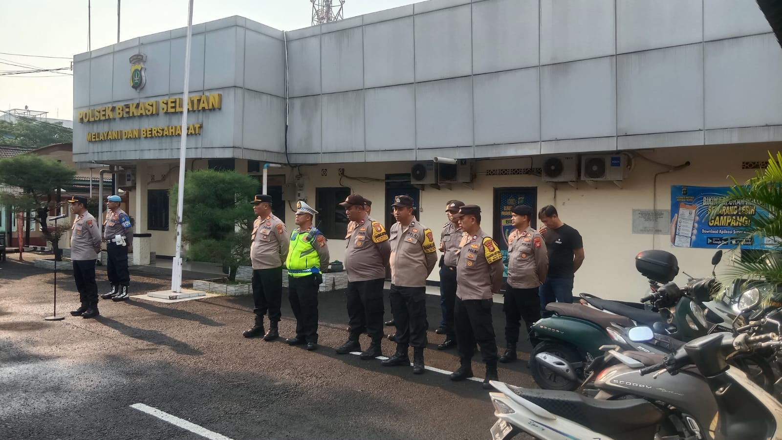 Perkuat Sinergitas Kamtibmas, Polsek Bekasi Selatan Gelar Apel, Silaturahmi dan Deklarasi Bersama Masyarakat