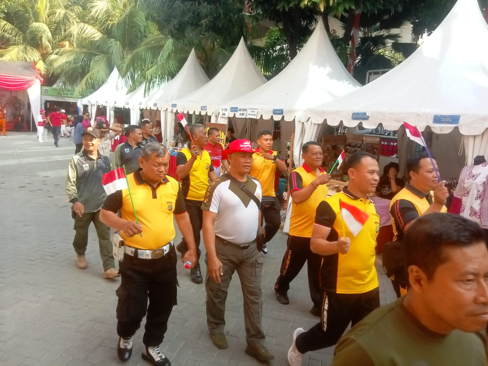 Polsek dan Kecamatan Kelapa Gading Gelar Olahraga Bersama Sambut HUT ke-80 RI