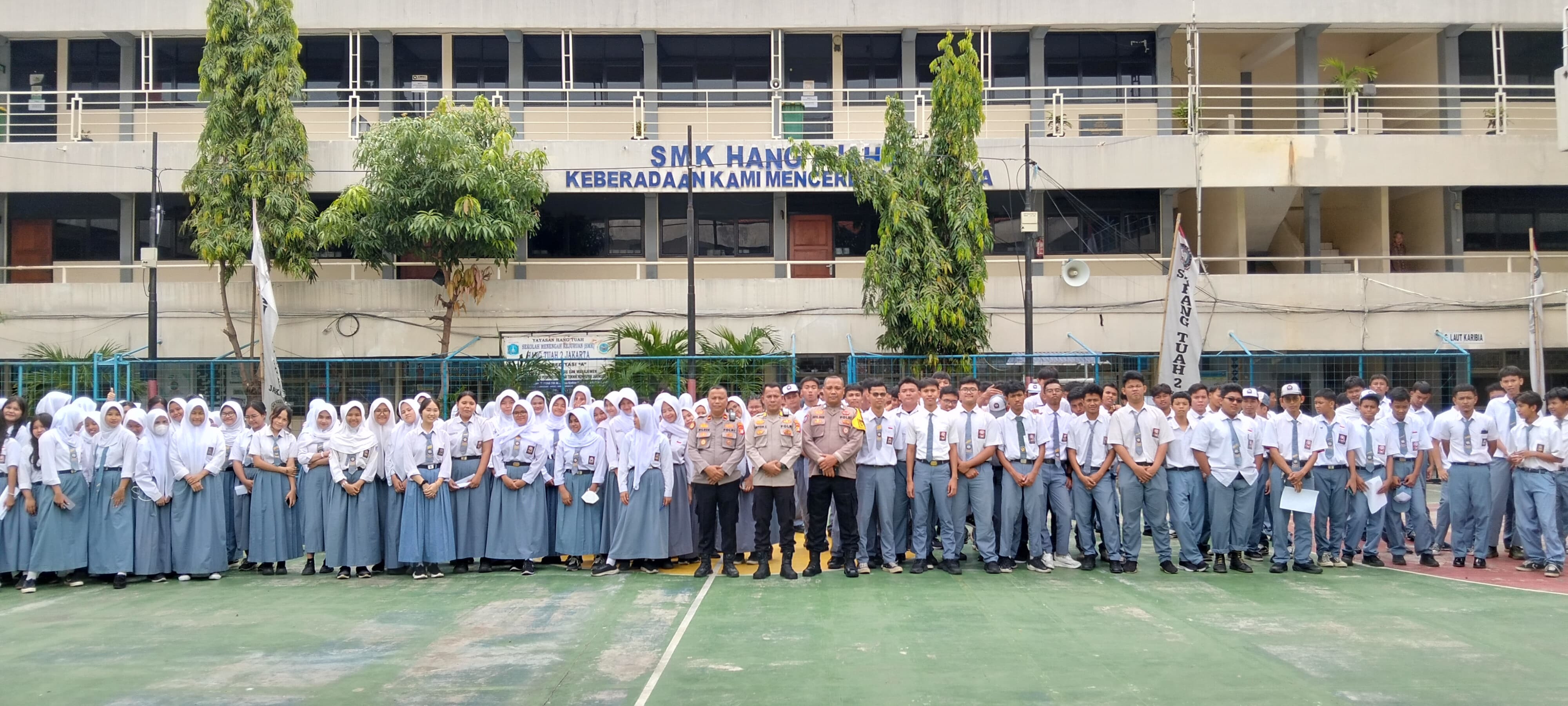 Police Goes To School, Polsek Kelapa Gading Berikan Edukasi Pencegahan Kenakalan Remaja di SMK Hang Tua II
