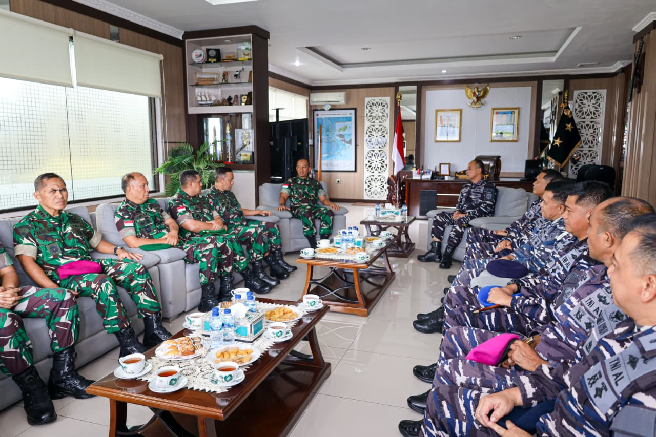 Sinergi Jaga Stabilitas Keamanan Maluku, Dankodaeral IX Ambon Laksanakan Courtesy Call Ke Kodam XV/Pattimura