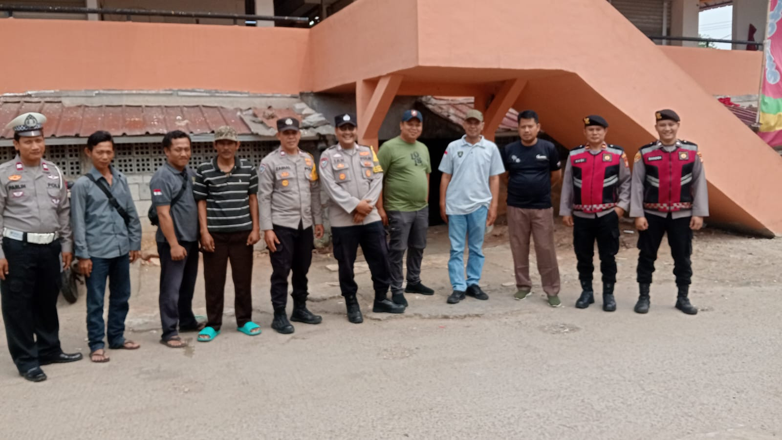 PATROLI SENTRA EKONOMI PASAR BANTARGEBANG WUJUDKAN RASA AMAN BAGI PEDAGANG DAN PEMBELI