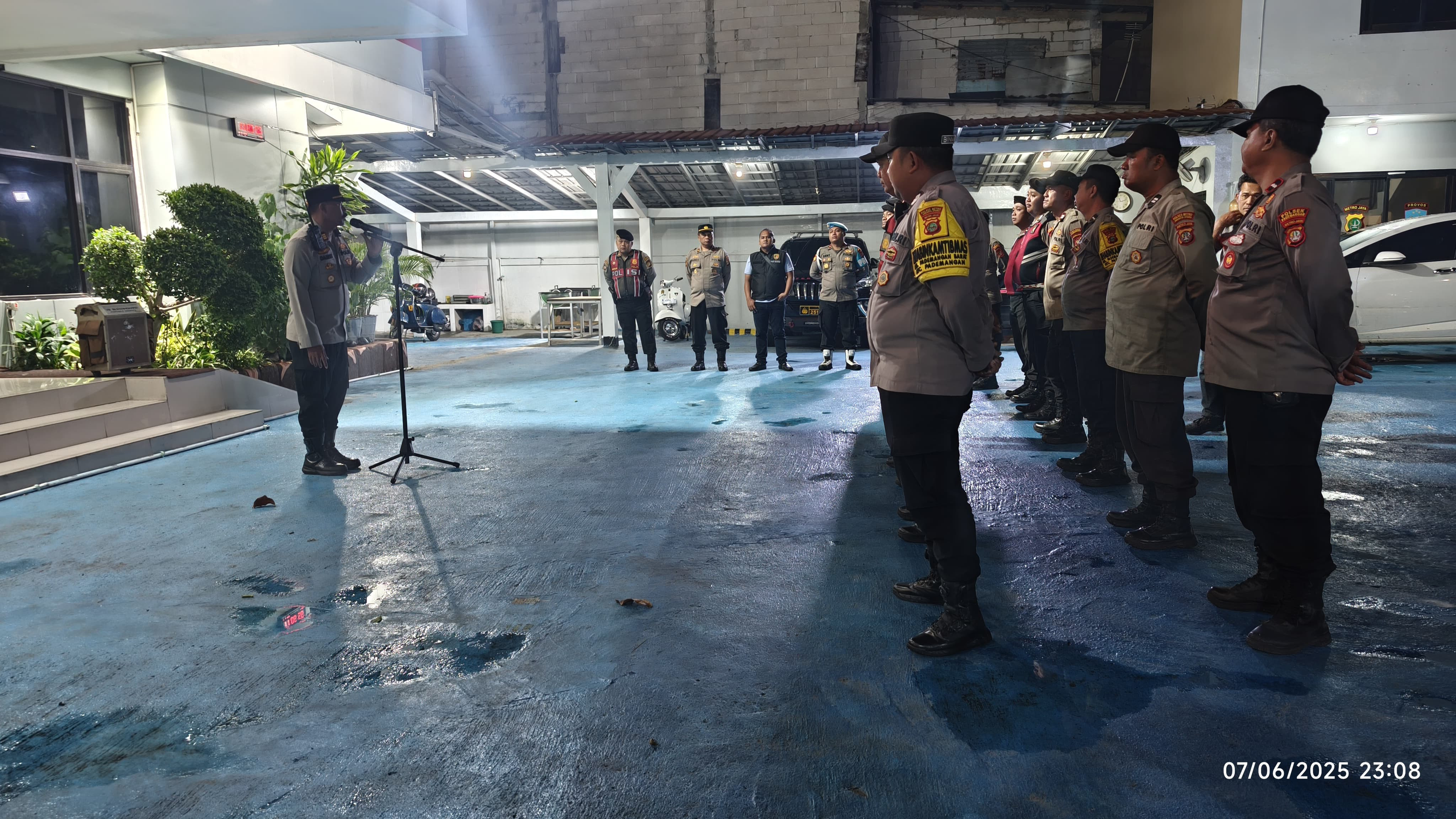 Polsek Pademangan Gelar Apel KRYD untuk Ciptakan Situasi Kamtibmas yang Kondusif