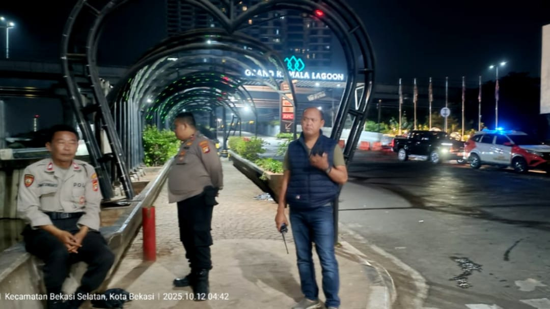 Kapolsek Bekasi Selatan Pimpin Patroli Skala Besar Antisipasi Kejahatan Jalanan dan Gangguan Kamtibmas