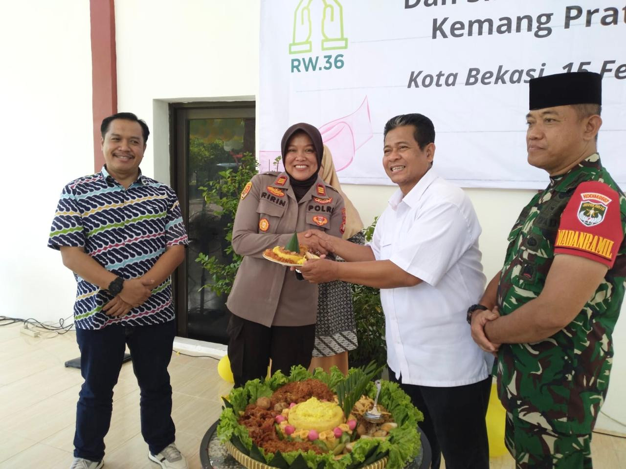 Kapolsek Rawa Lumbu Jalin Silaturahmi dan Sinergitas dengan Warga