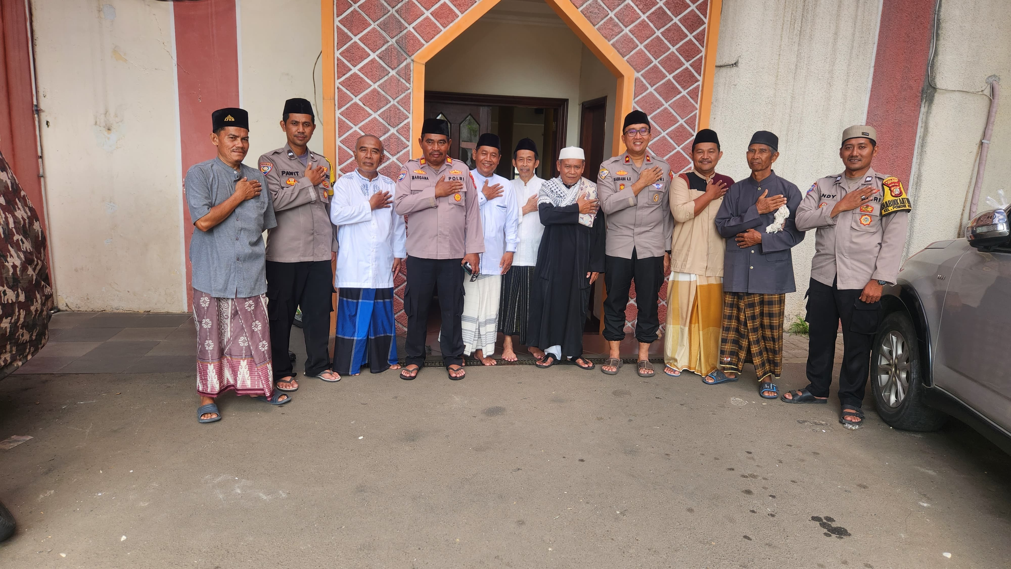 Sholat Jum'at Keliling, Upaya Kapolsek Ciputat Timur Jaga Kamtibmas