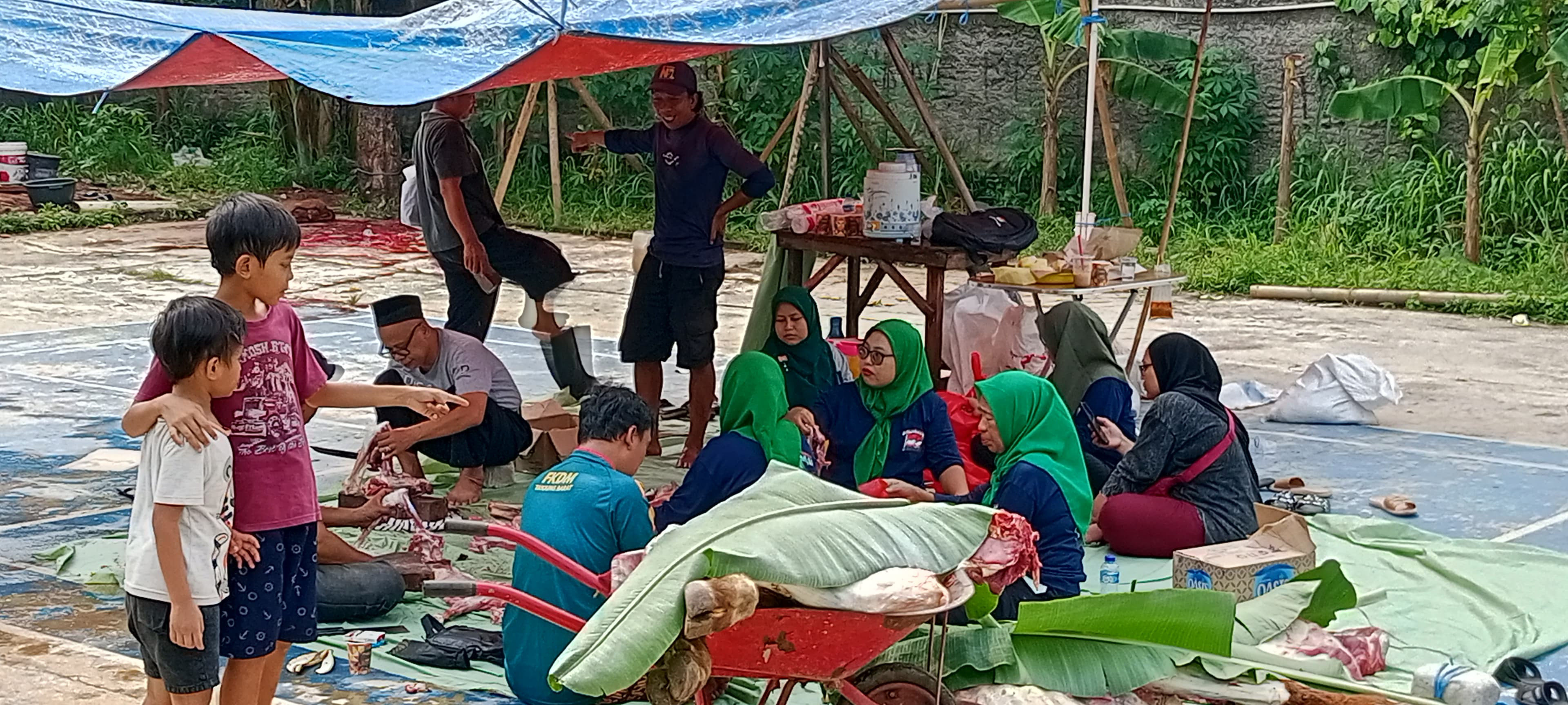 Rayakan Hari Raya Idul Adha, Warga RT  03/05 Kelurahan Tanjung Barat, Berqurban Untuk Ibadah