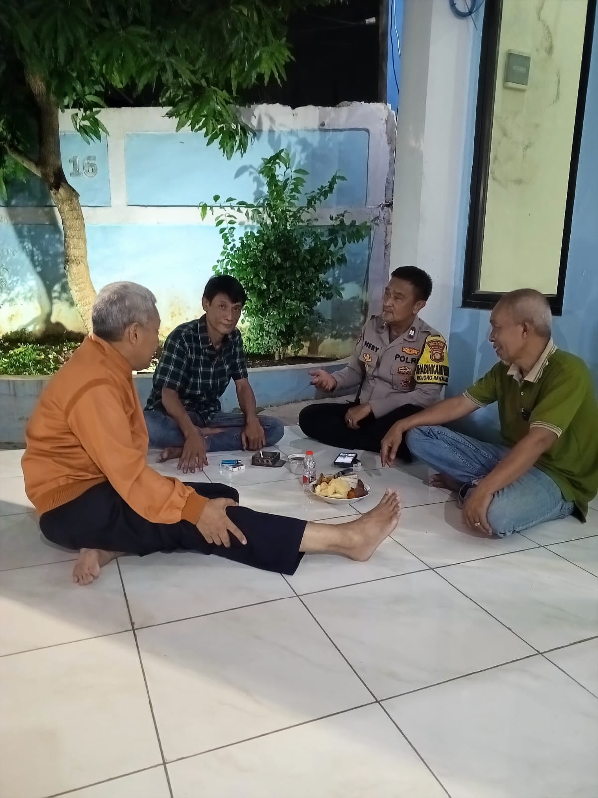Bhabinkamtibmas Rawalumbu Patroli Malam, Imbau Warga Waspadai Curanmor