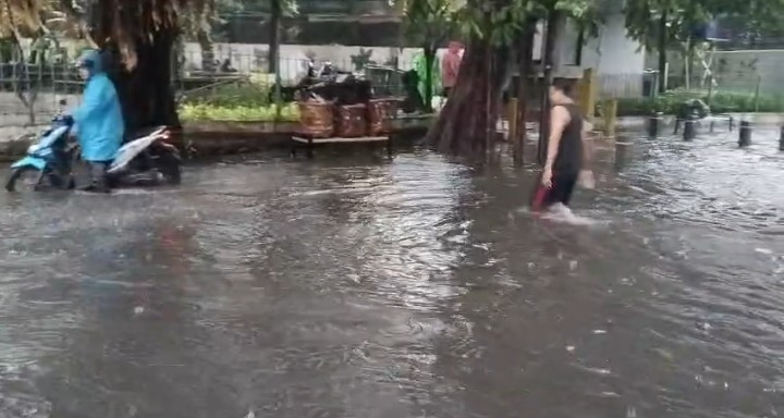 Diduga Imbas Proyek Trotoar, Permukiman Sunter 2 Kini Rawan Banjir