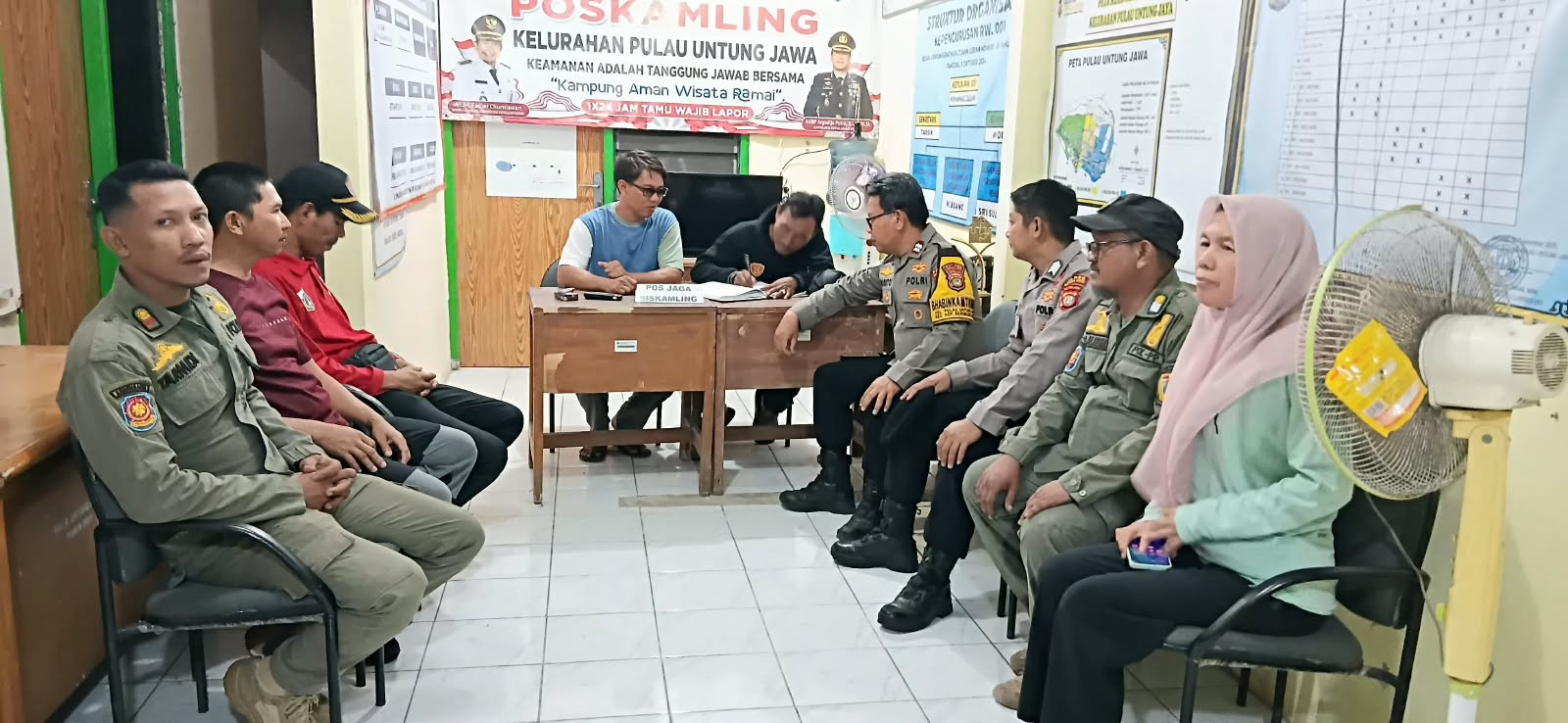 Layanan Polisi 110 Disosialisasikan Saat Patroli Malam, Polsek Kepulauan Seribu Selatan Jaga Kamtibmas
